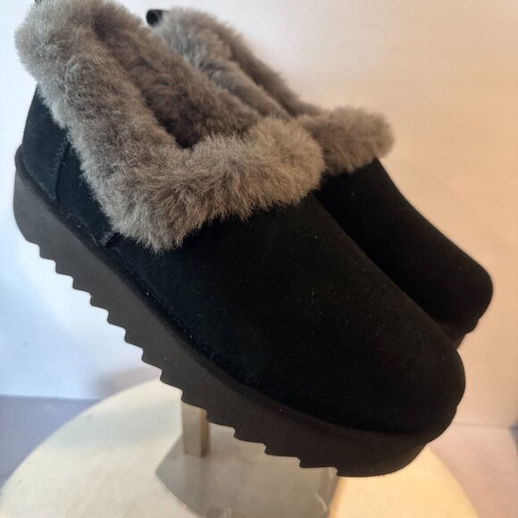 UGG Nita Genuine Shearling Slipper Women's size 11 NEW - Picture 1 of 6